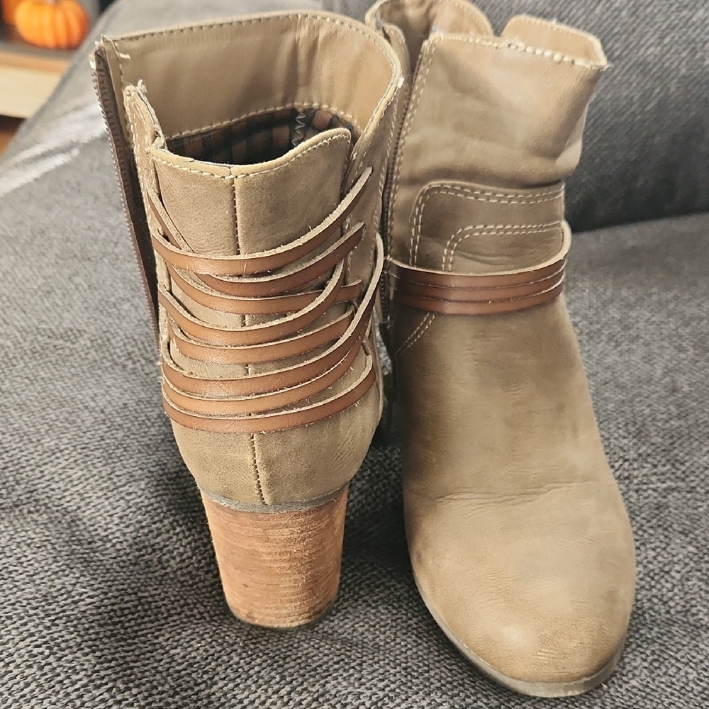 Stylish Tan Ankle Boots